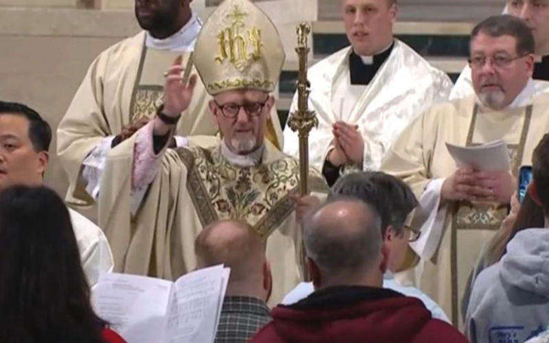 Miles de Voces Jóvenes Claman por la Vida en la Vigilia Nacional de Washington D.C.