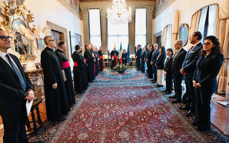 Italia y la Santa Sede: Conmemoración Histórica de Lazos Diplomáticos con Homenaje a San Francisco