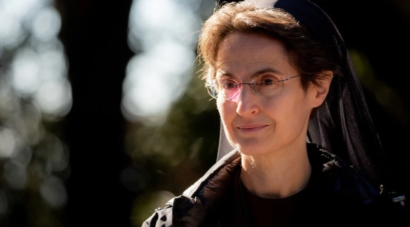 Nombramiento Histórico: Sor Raffaella Petrini, Primera Mujer en Comisión Vaticana de Alto Secreto bajo Pontificado de León XIV