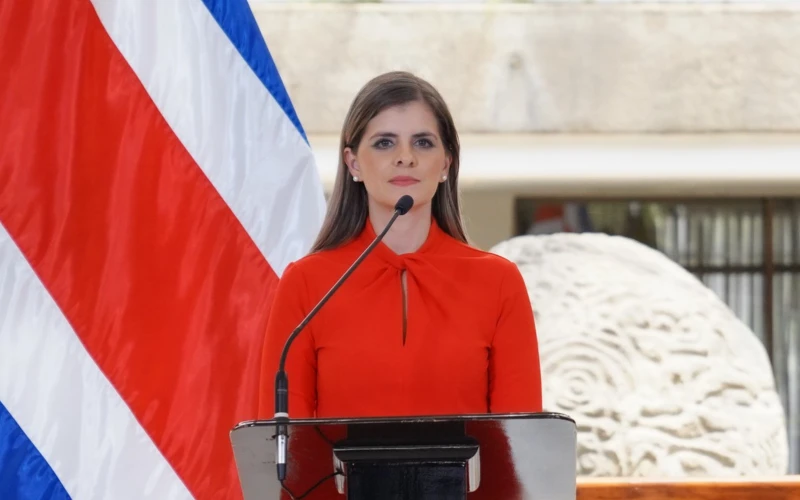 Laura Fernández Asume Presidencia de Costa Rica con Mandato Claro y Agenda Conservadora