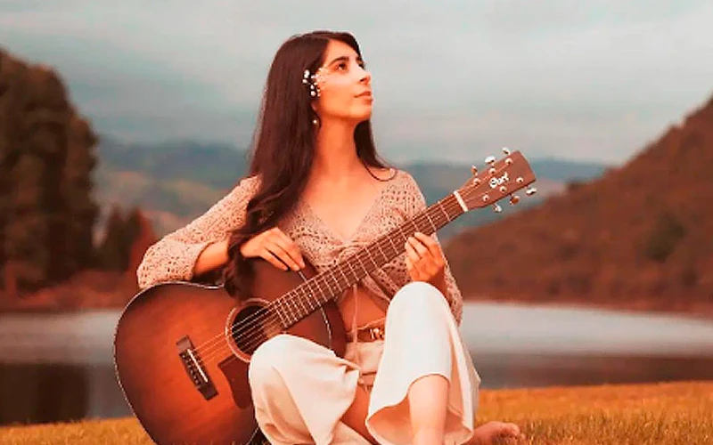 Liliana Cadena Estrena “Creo en Ti Mi Dios”: Un Profundo Himno a la Eucaristía y la Certeza de la Fe