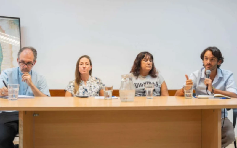 Cáritas y Organizaciones Sociales Advierten sobre el Desmantelamiento de Políticas de Integración Urbana en Argentina