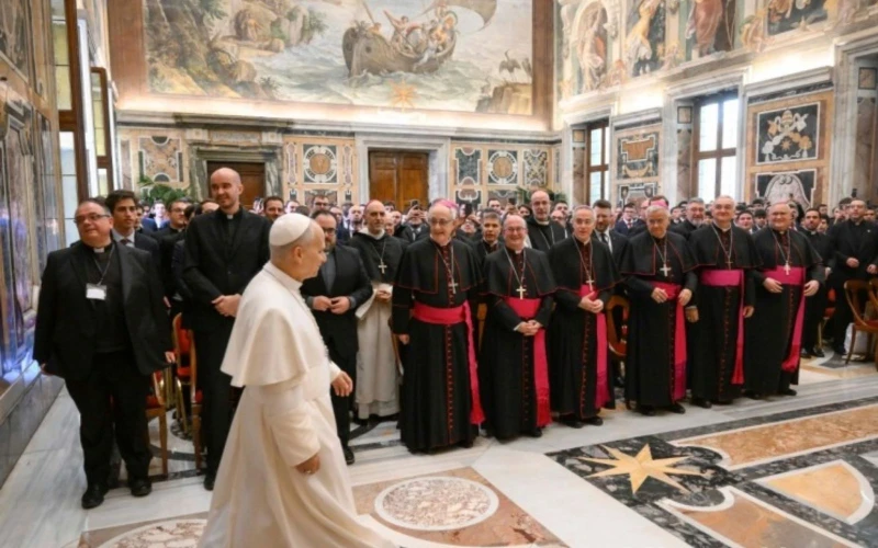 Papa León XIV Urge a Seminaristas Españoles a Cultivar una “Visión Sobrenatural” y Confirma Gira por España con Posible Parada en Montserrat