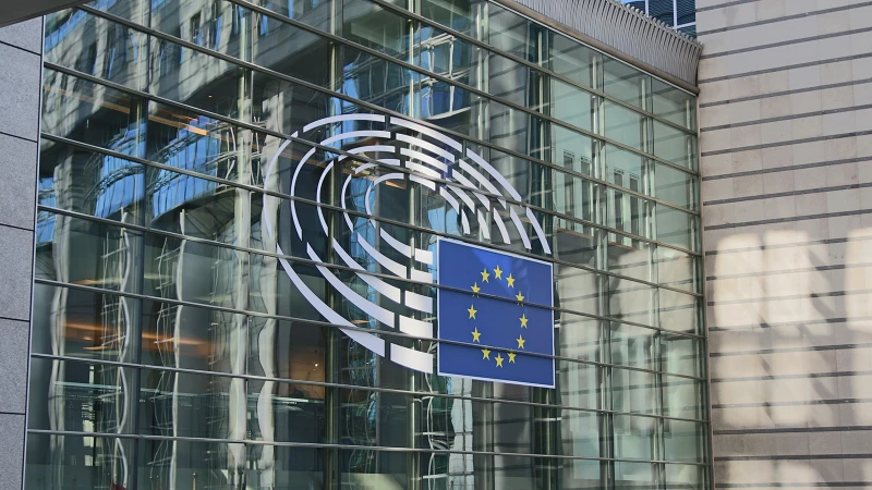 Parlamento Europeo Aboga por Coordinador Contra la Cristianofobia, Recibiendo Amplio Apoyo Eclesiástico