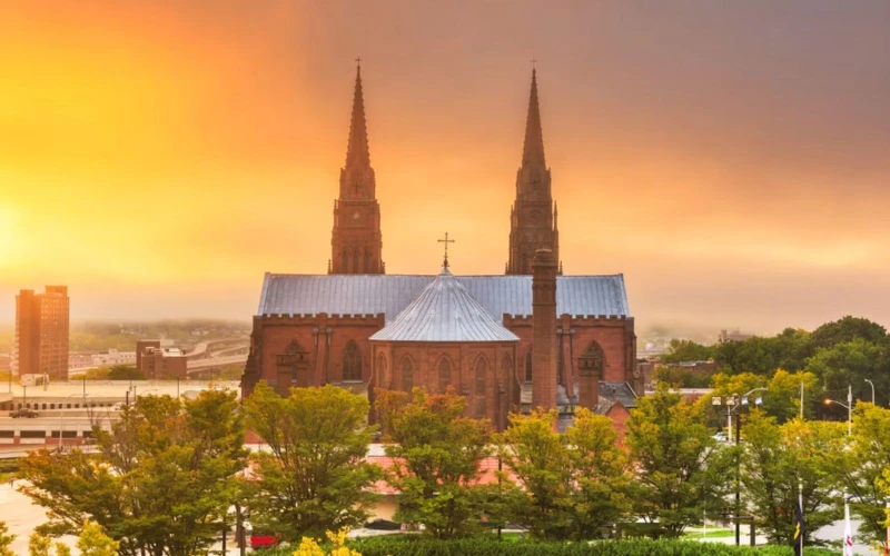 Diócesis de Albany Acuerda Pagar $148 Millones a Sobrevivientes de Abuso Sexual en Hito Histórico