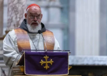 Cardenal Mathieu, evacuado de Teherán, lidera vigilia por la paz en Roma en plena Semana Santa