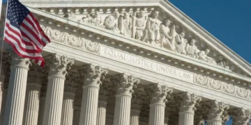 Corte Suprema de EE. UU. anula prohibición de Colorado sobre terapia conversacional para jóvenes