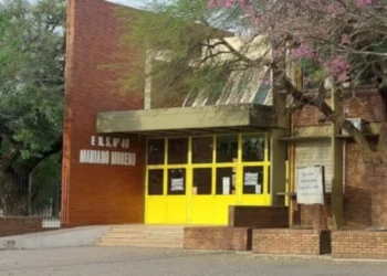 Tiroteo escolar en Santa Fe: Obispo de Rafaela clama por diálogo y paz, reflejando al Papa León XIV