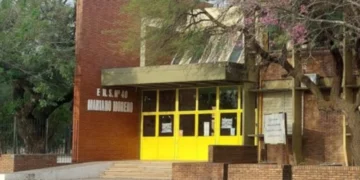 Tiroteo escolar en Santa Fe: Obispo de Rafaela clama por diálogo y paz, reflejando al Papa León XIV