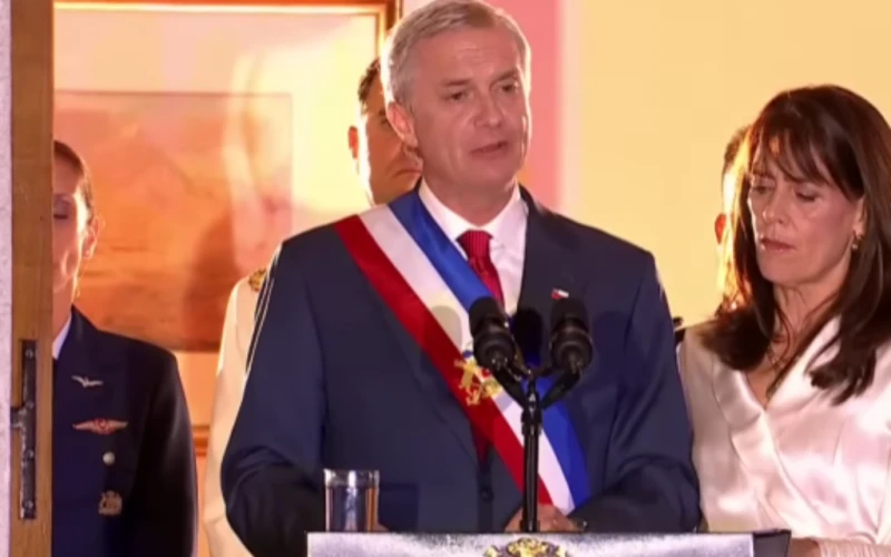 José Antonio Kast Asume la Presidencia de Chile: Promete Orden y Justicia en un Gobierno de Emergencia