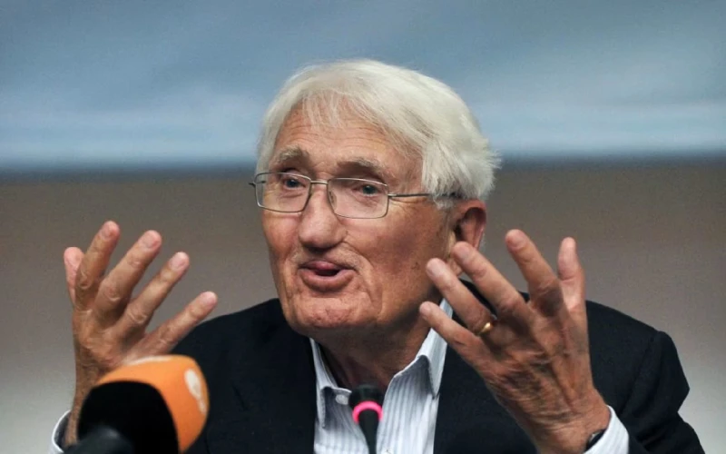 Jürgen Habermas, el filósofo que tendió puentes entre razón y fe, fallece a los 96 años