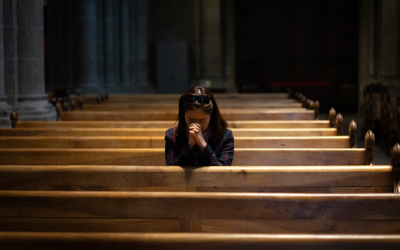 De la Angustia a la Fe: La Conversión de una Madre Vietnamita tras la Recuperación de su Hija