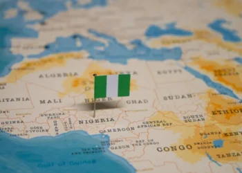 Ataque mortal en Nigeria: al menos once fallecidos y toque de queda en Jos por violencia