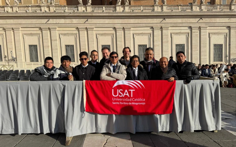 Vínculo Inquebrantable: Papa León XIV Recibe a Delegación de la USAT, Su Ex Universidad Peruana