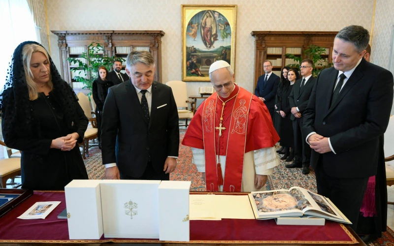 El Papa León XIV Recibe a la Presidencia Colegiada de Bosnia y Herzegovina en el Vaticano: Un Llamado al Diálogo y la Estabilidad en los Balcanes