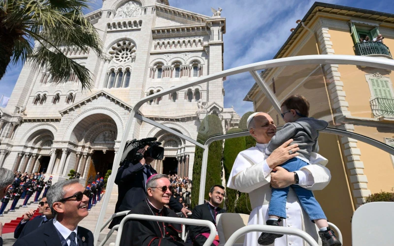 Papa León XIV a la Juventud de Mónaco: Silencio y Amor como Ancla en la Era Digital