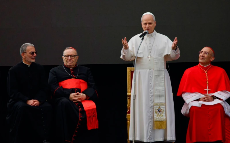 Papa León XIV Insta a la Iglesia a Ser ‘Madre Acogedora’ en Visita a Parroquia Romana Periférica