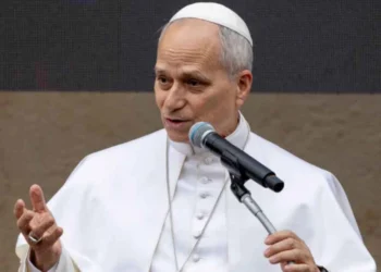 León XIV presidirá su primer Vía Crucis en el Coliseo con un gesto simbólico de profunda entrega