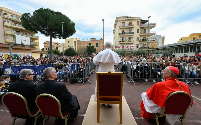 Papa León XIV Llama a Parroquias a Ser Faros de Esperanza y Acogida en Visita a Roma