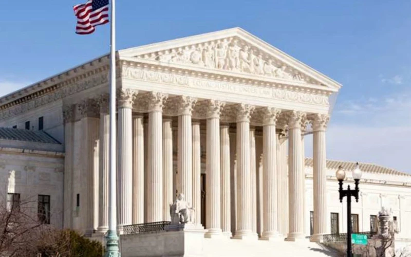 Corte Suprema de EE. UU. Frena Secreto Escolar sobre Identidad de Género en California, Respalda Derechos Parentales