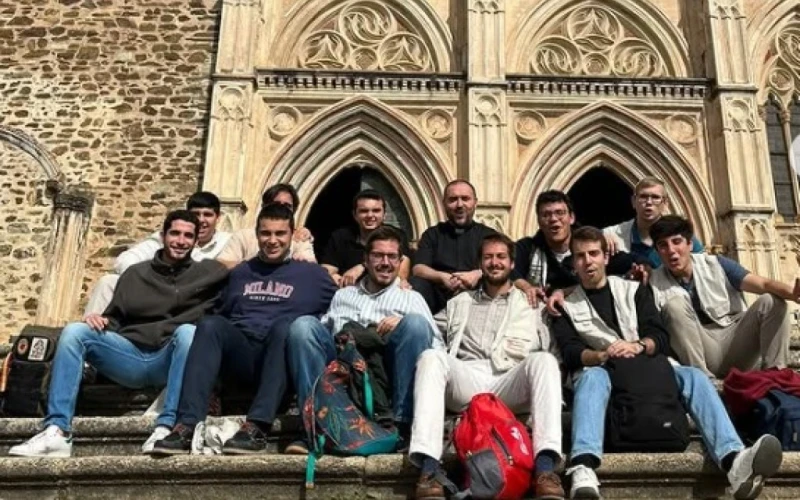 El Secreto de la Vitalidad: Arzobispo de Toledo Detalla el Decálogo para el Éxito Vocacional del Seminario Primado