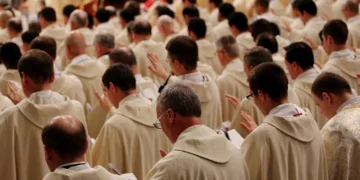 Jueves Santo: El Papa León XIV reflexiona sobre el don eterno del sacerdocio en la Iglesia católica
