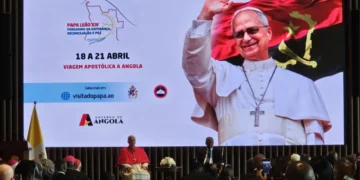 León XIV en Angola: un llamado a la alegría contra la tiranía y la desigualdad extractiva