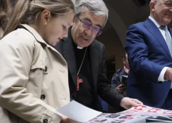 Valladolid estrena ‘Imago Sacra’, una colección de cromos para preservar su Semana Santa histórica