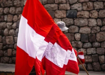 Obispo de Tacna llama a un presidente que sufra por el país mientras Perú se encamina a segunda vuelta