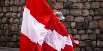 Obispo de Tacna llama a un presidente que sufra por el país mientras Perú se encamina a segunda vuelta