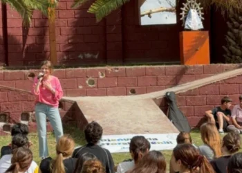 La cantautora católica Jaqui Lin, viral por Factor X, lleva su mensaje de fe a Argentina