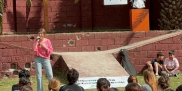 La cantautora católica Jaqui Lin, viral por Factor X, lleva su mensaje de fe a Argentina