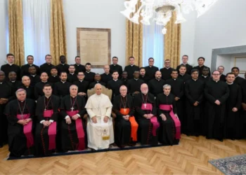 El Papa León XIV define el rol esencial del diplomático vaticano en un mundo en conflicto