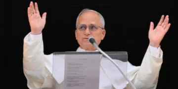 Mensaje pascual de León XIV: verdad contra “fake news” y recuerdo del Papa Francisco