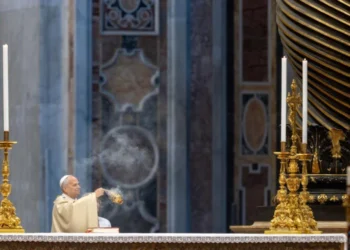 León XIV ordena ocho nuevos sacerdotes y les llama a ser canales de una Iglesia con puertas siempre abiertas