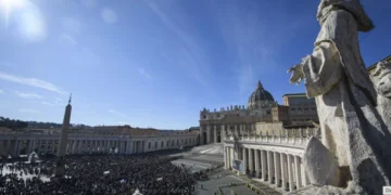 León XIV implora el cese al fuego y la protección civil ante la escalada de conflictos mundiales