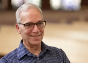 John Prevost, hermano del papa León XIV, desvela la vida cotidiana y el camino hacia el pontificado