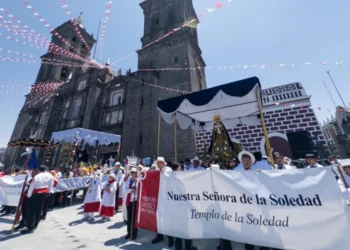 Puebla revive su tradición: más de 195.000 devotos en la histórica procesión de Viernes Santo