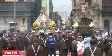 Procesión de Domingo de Resurrección en Lima emociona a miles con el reencuentro de Cristo y la Virgen