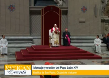 Papa León XIV insta al mundo a la paz en vigilia vaticana contra la guerra