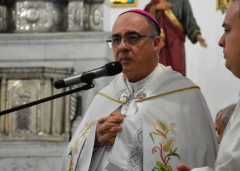 Cali bajo la sombra de la violencia: arzobispo condena homicidio en cementerio y llama a la paz