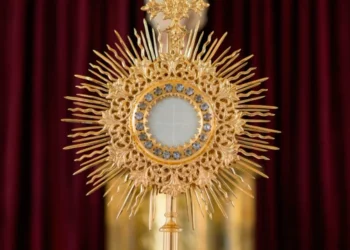 Obispo de Saltillo advierte excomunión por robo de sagrario y Santísimo Sacramento