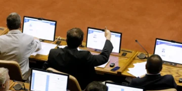 Obispos chilenos instan a la paz social y al diálogo político, condenando la violencia