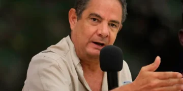 Colombia despide a Germán Vargas Lleras en emotiva misa de exequias, destacando su profunda fe y servicio al país