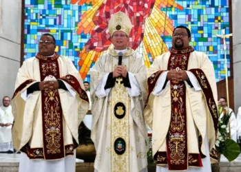 Dos hermanos son ordenados sacerdotes juntos en una emotiva ceremonia en Guarapuava