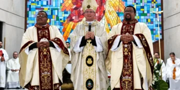 Dos hermanos son ordenados sacerdotes juntos en una emotiva ceremonia en Guarapuava