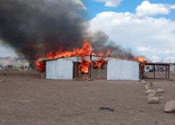 Incendio reduce a cenizas histórica capilla de San Luis Gonzaga en Chihuahua; comunidad parroquial se une