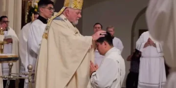 Sacerdote nicaragüense, perseguido por la dictadura, alcanza su vocación en Miami