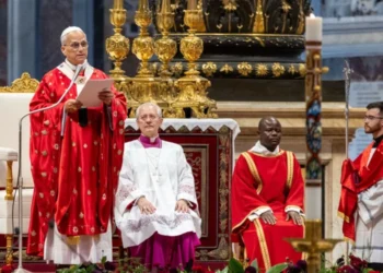 Papa León XIV llama a abrir las puertas de la Iglesia y del corazón en Pentecostés