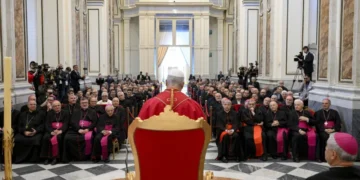 El Papa León XIV condena la mafia y la contaminación en Acerra, reclamando un compromiso ambiental